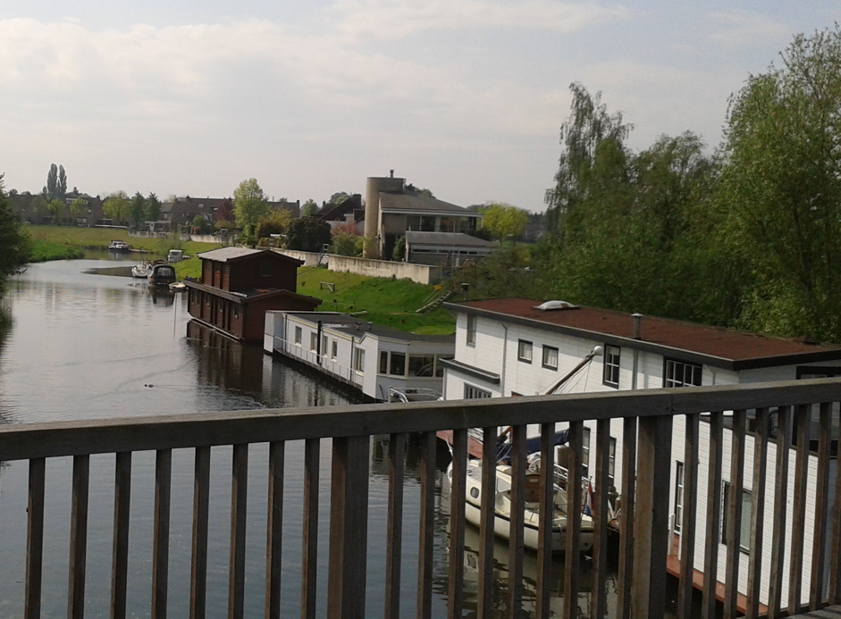 schwimmende haeuser nl - Gluren bij de buren 2 – Wo kann man denn hier wohnen?